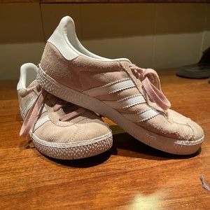 Youth Adidas Gazelle Sneakers Size 1